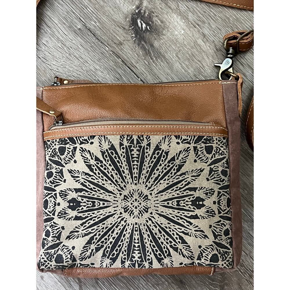 Myra DIZZY CIRCLE Canvas/Leather Crossbody Boho Shoulder Bag - Picture 2 of 14